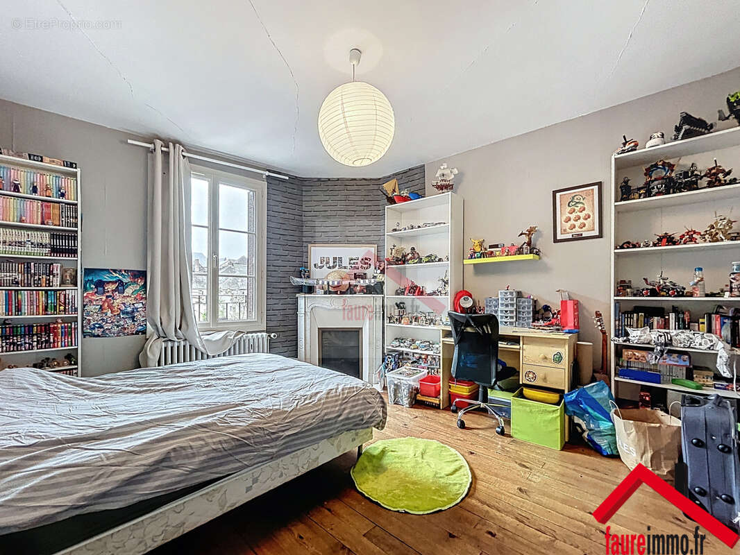 Maison à ALLASSAC