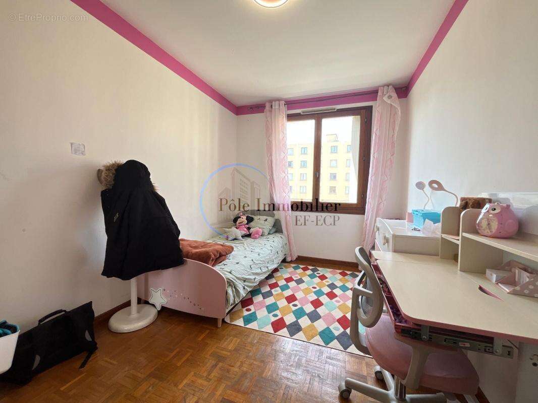 Appartement à MARSEILLE-3E