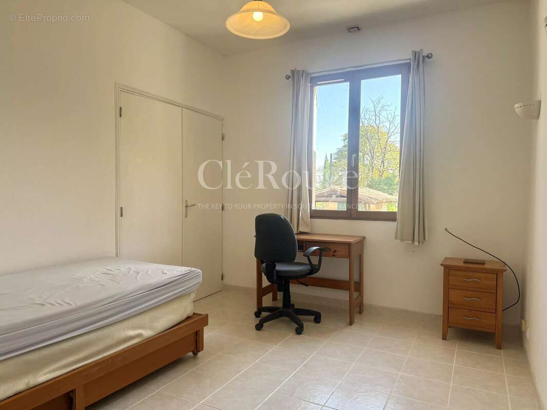 Proche d’Eymet – Maison de plain-pied avec dépendances et piscine - photo 10