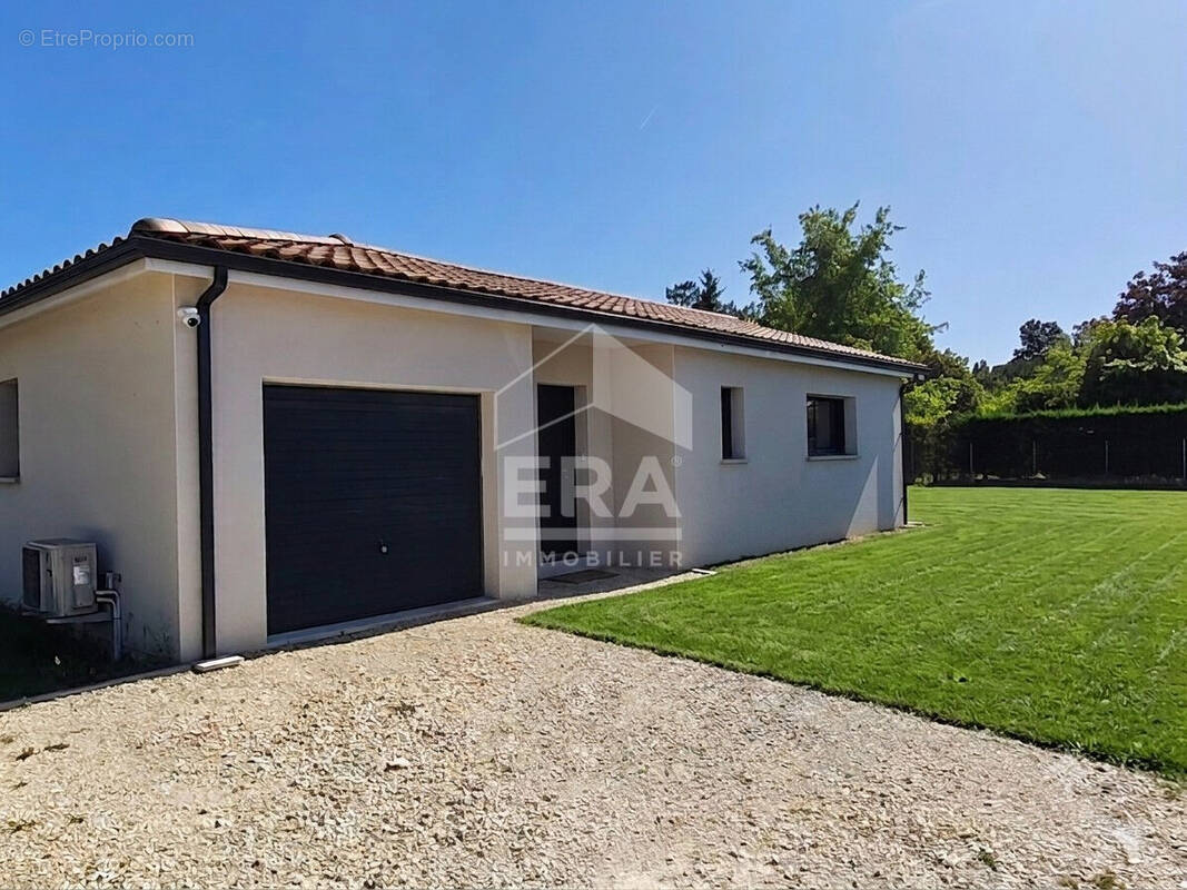 Maison à MENESPLET
