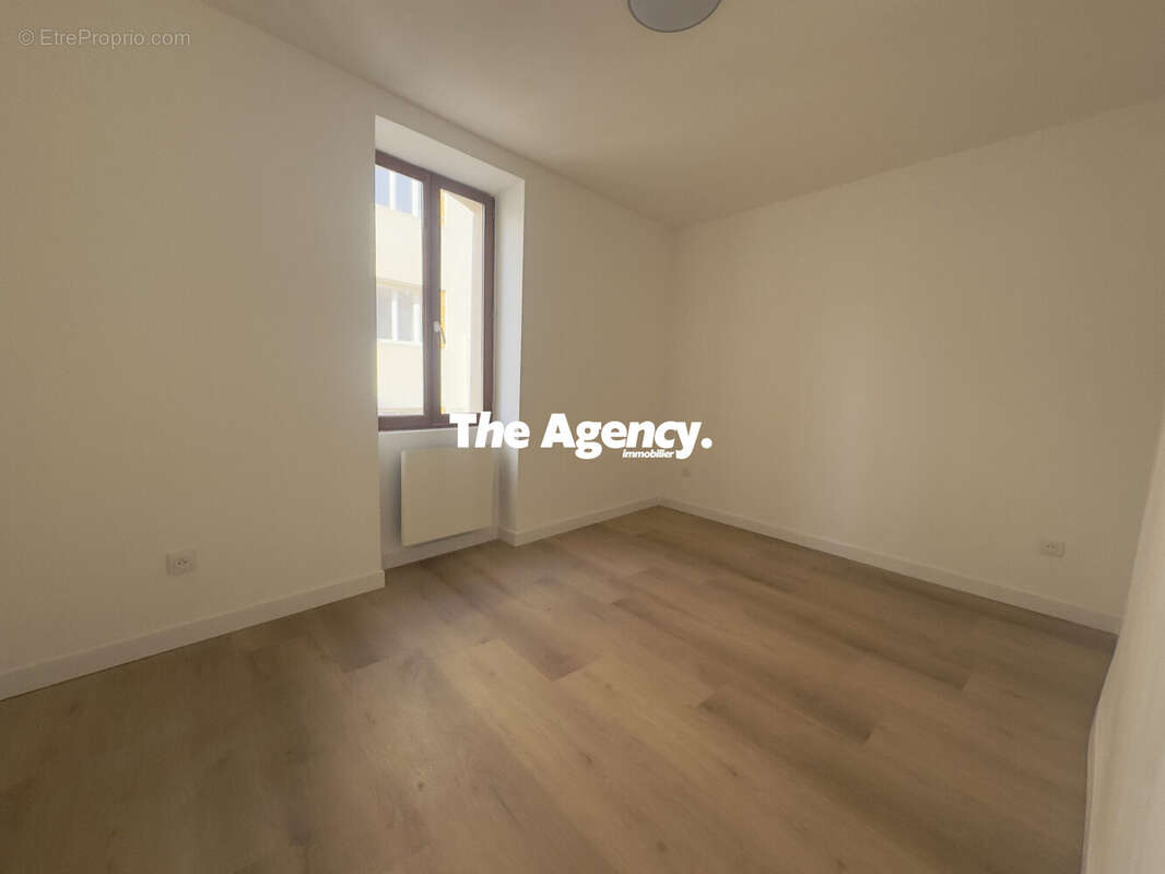 Appartement à MARSEILLE-1E