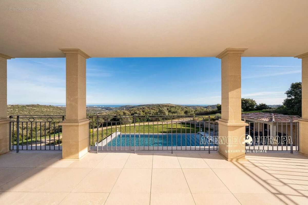 Maison à ROQUEFORT-LES-PINS