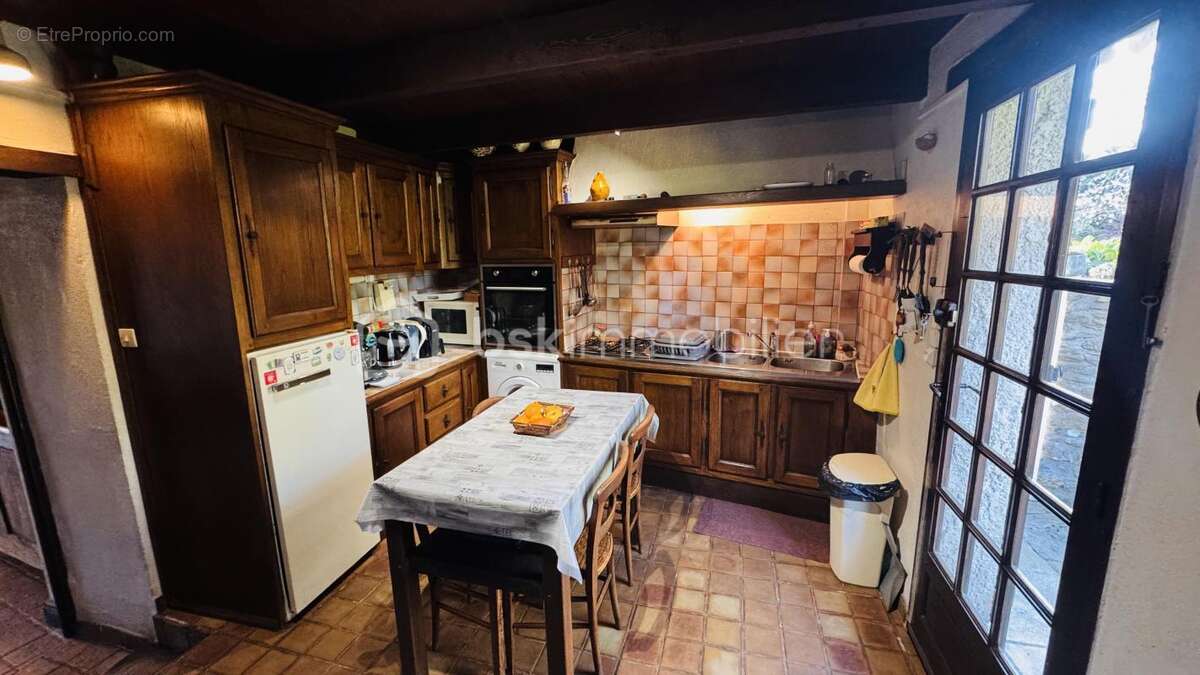 Maison à LANGROLAY-SUR-RANCE