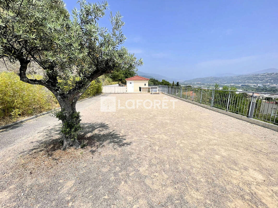 Appartement à SAINT-LAURENT-DU-VAR