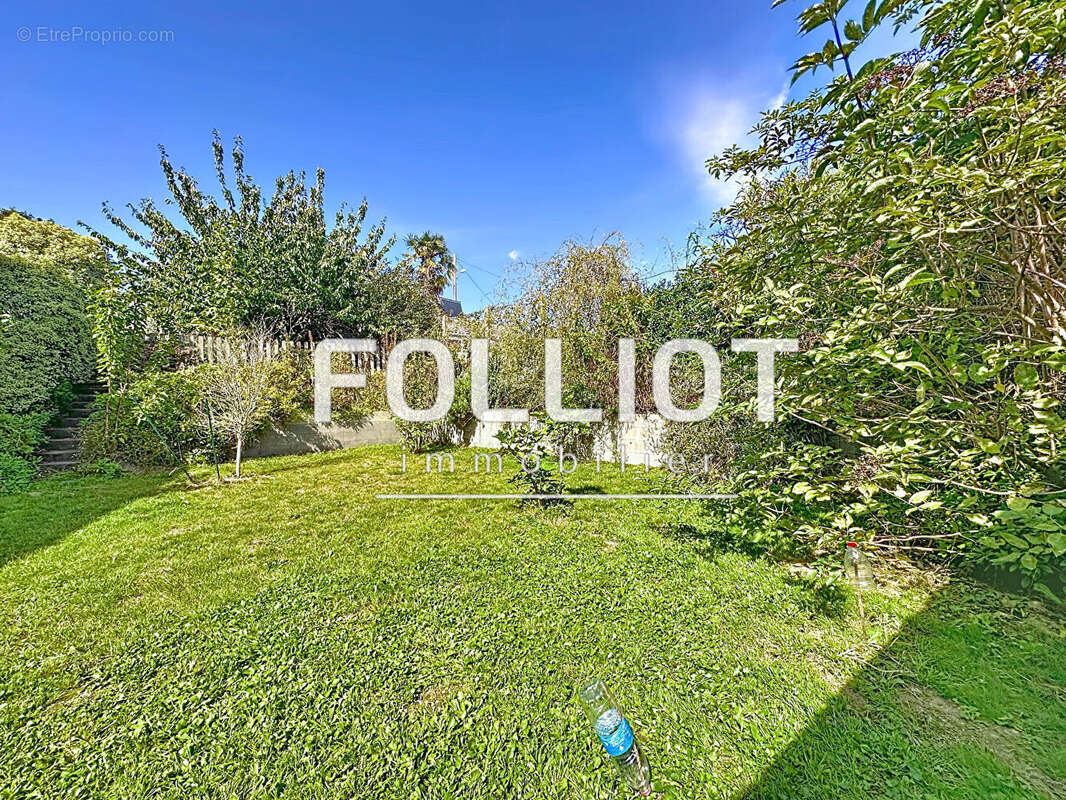 Maison à LONGUEVILLE