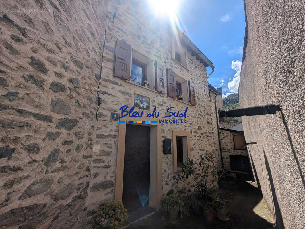 Maison à NYER