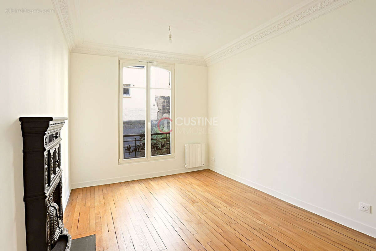 Appartement à PARIS-18E