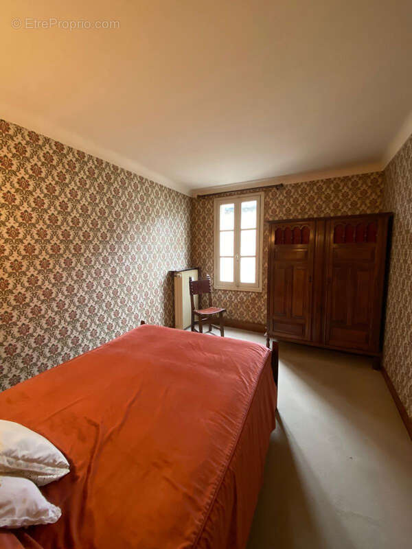 Maison à LE PUY-NOTRE-DAME