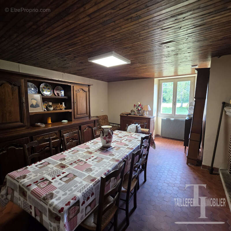 Maison 218 m² à Corgnac-Sur-L'isle  - photo 9
