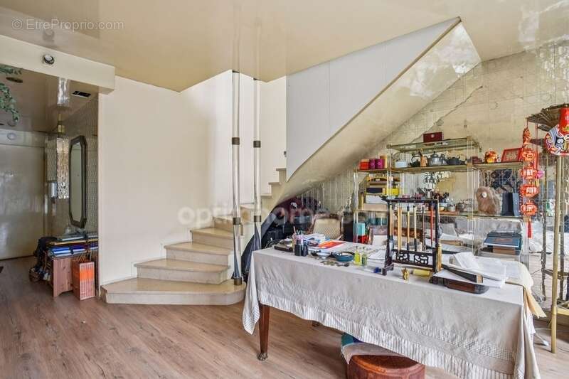 Appartement à PARIS-8E