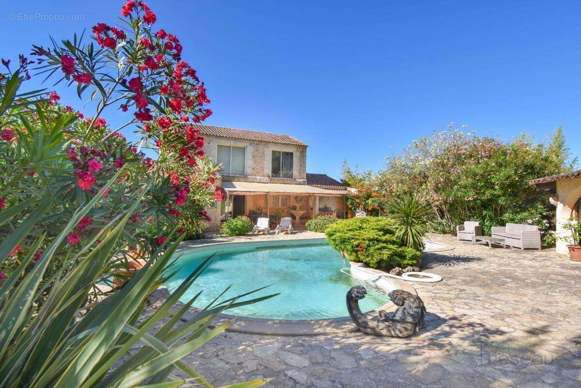 Maison à ROQUEVAIRE