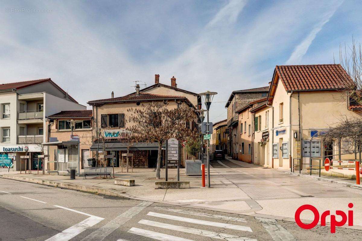 Maison à GREZIEU-LA-VARENNE