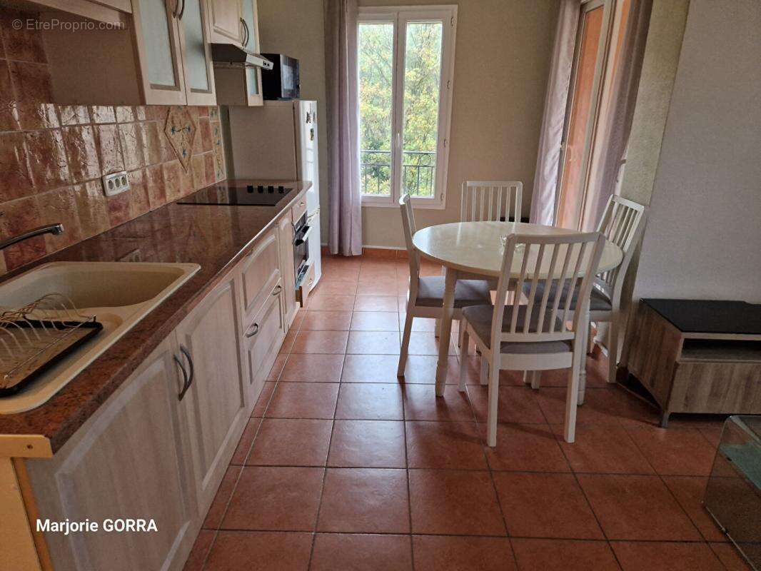 Appartement à PLAN-D'AUPS-SAINTE-BAUME