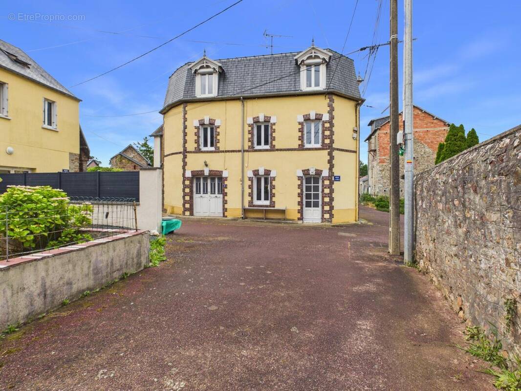 Photo 1 - Maison à MUNEVILLE-LE-BINGARD