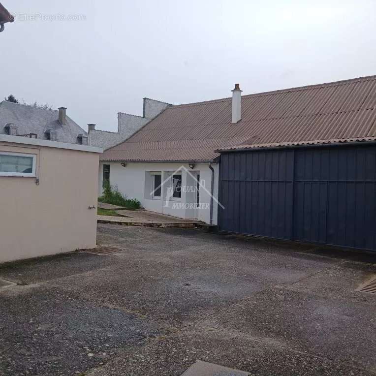 Appartement à TRETEAU