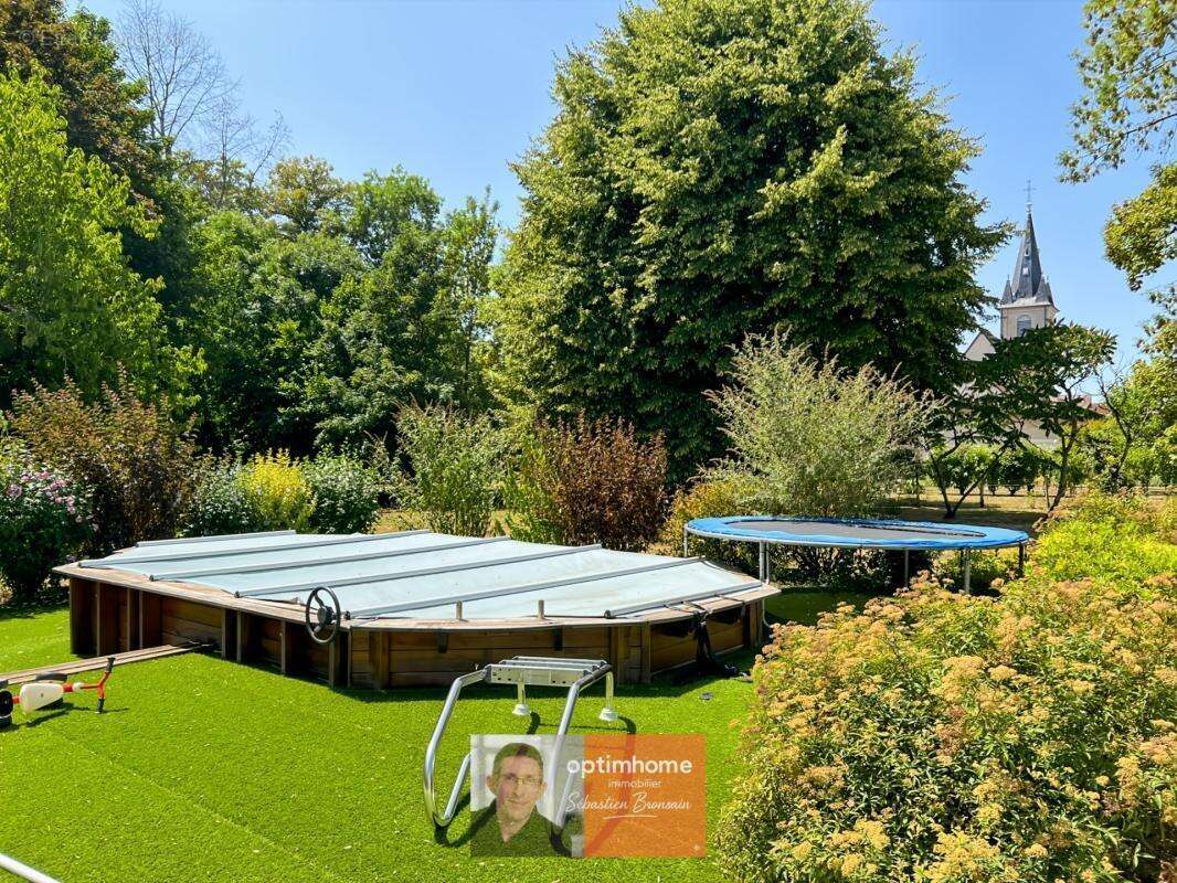 NANCE – Propriété de caractère de 240 m² avec dépendances, piscine et 3 720 m² de terrain - photo 2