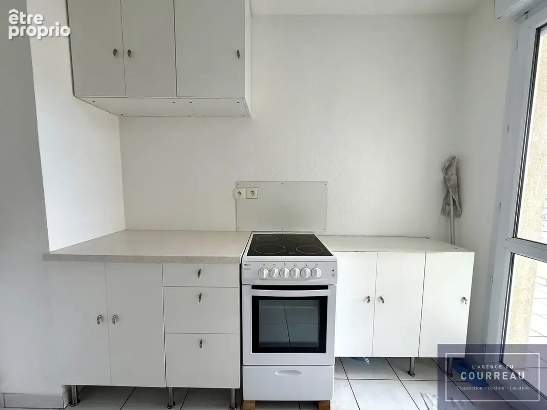 Quartier la martelle, appartement T3 , terrasse et parking , - photo 7
