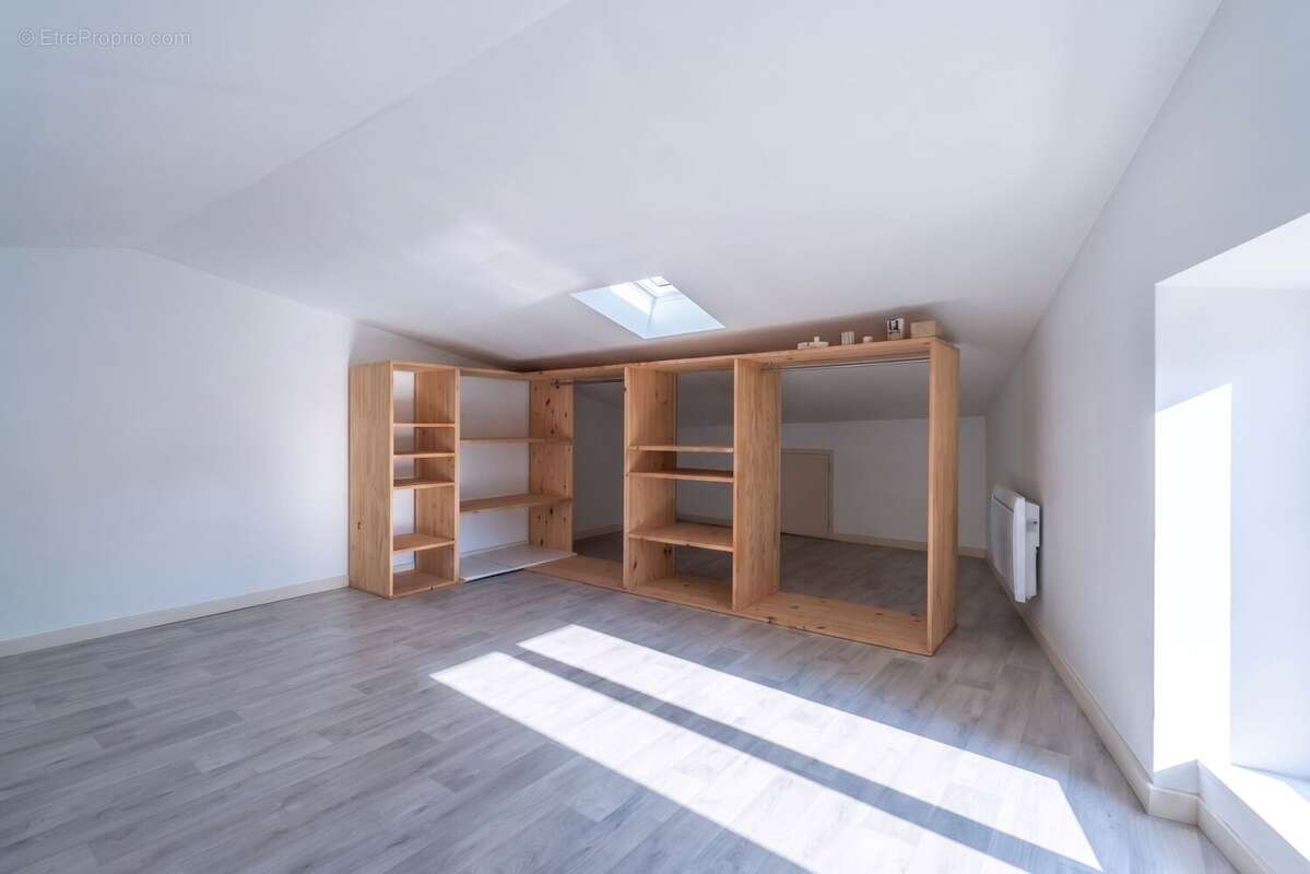 Appartement à ETOILE-SUR-RHONE