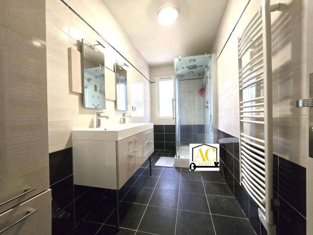 Maison à VETRAZ-MONTHOUX