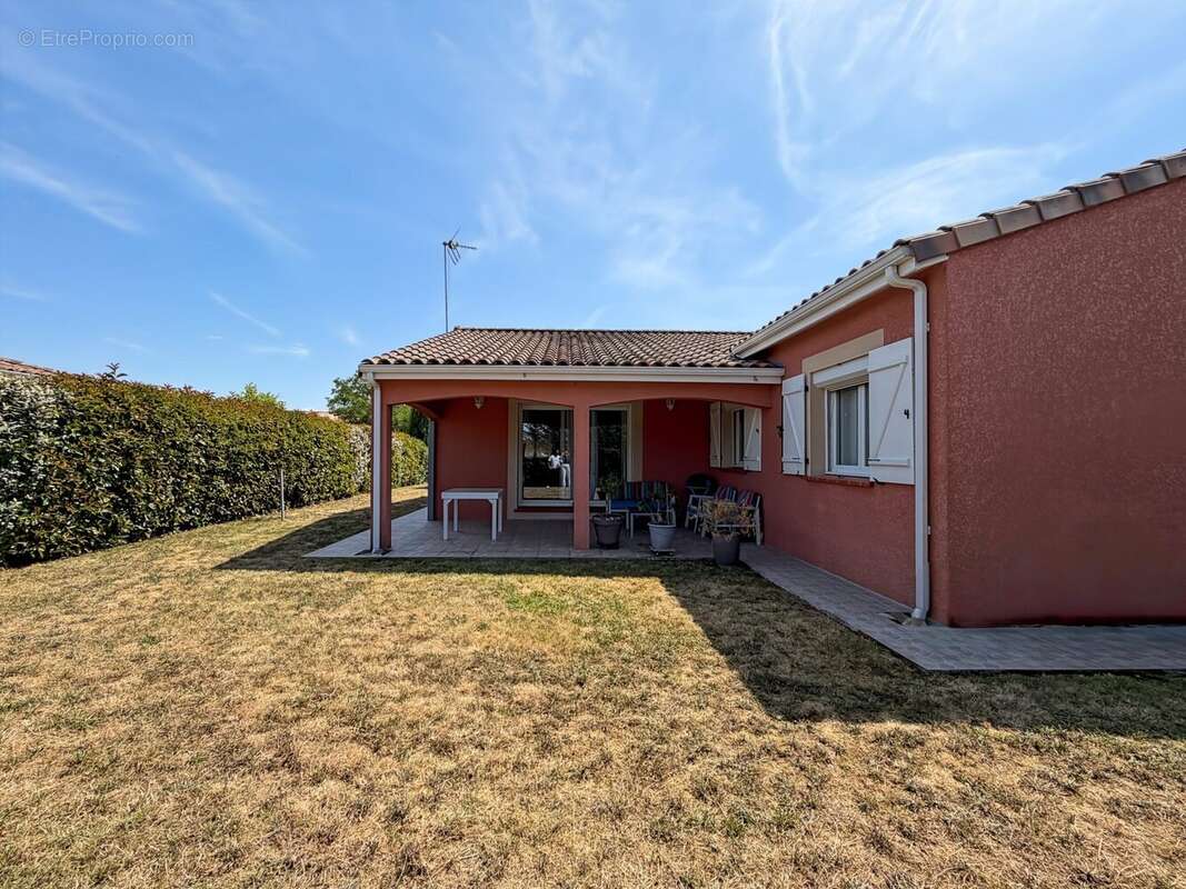 Maison 128 m² à Eaunes  - photo 2