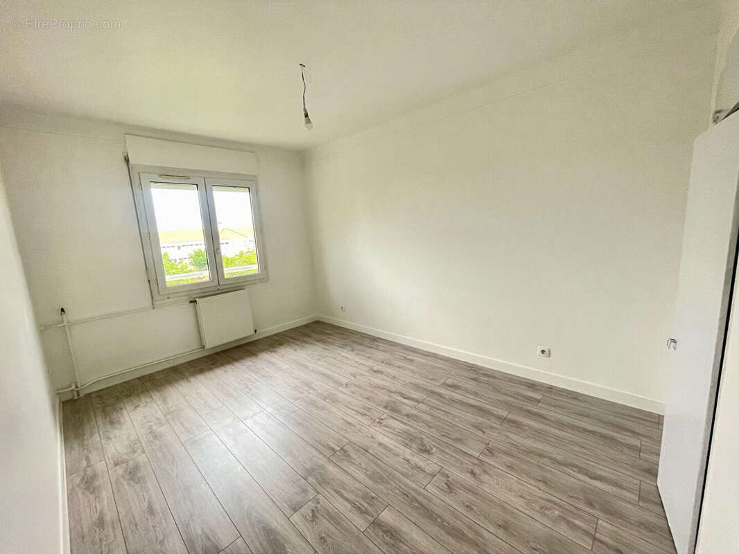 Appartement à SARTROUVILLE