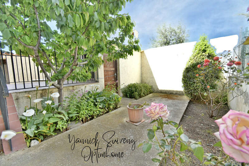 Maison à PEZILLA-LA-RIVIERE