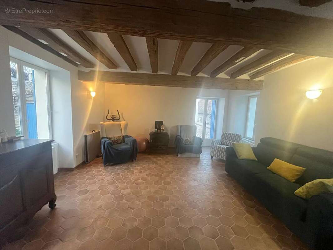 Maison à HOUDAN