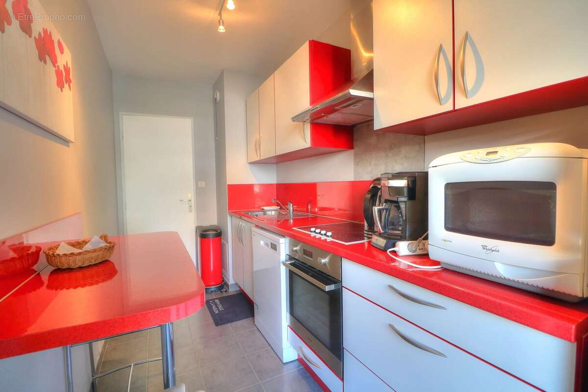 EXCLUSIVITÉ - Golfe-Juan - T3 de 66 m² avec terrasse de 20 m², garage et cave - photo 7