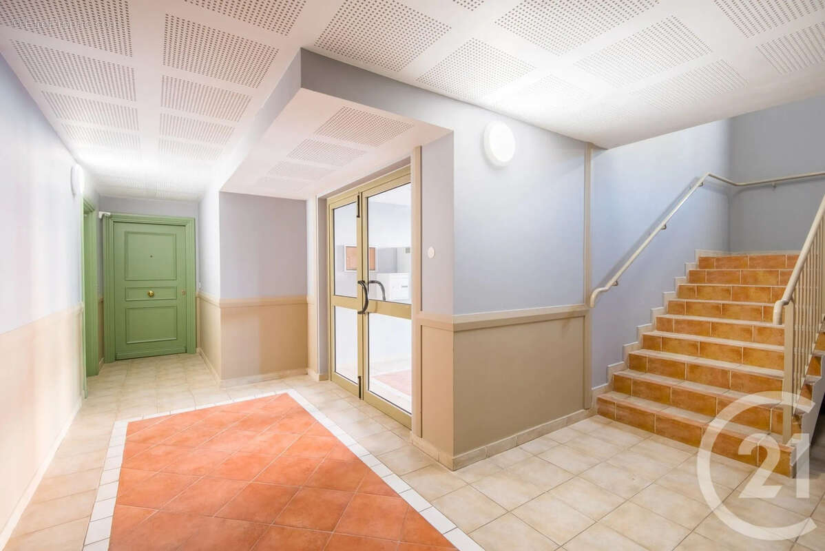 Appartement 66 m² à Antibes  - photo 13