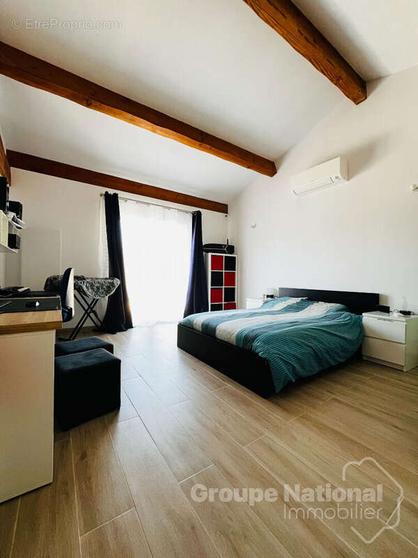 Maison à LA ROQUE-SUR-CEZE