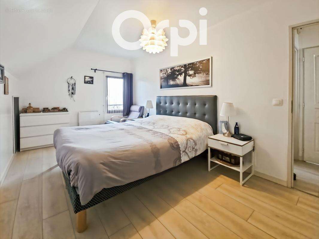 Maison à ESTREES-SAINT-DENIS