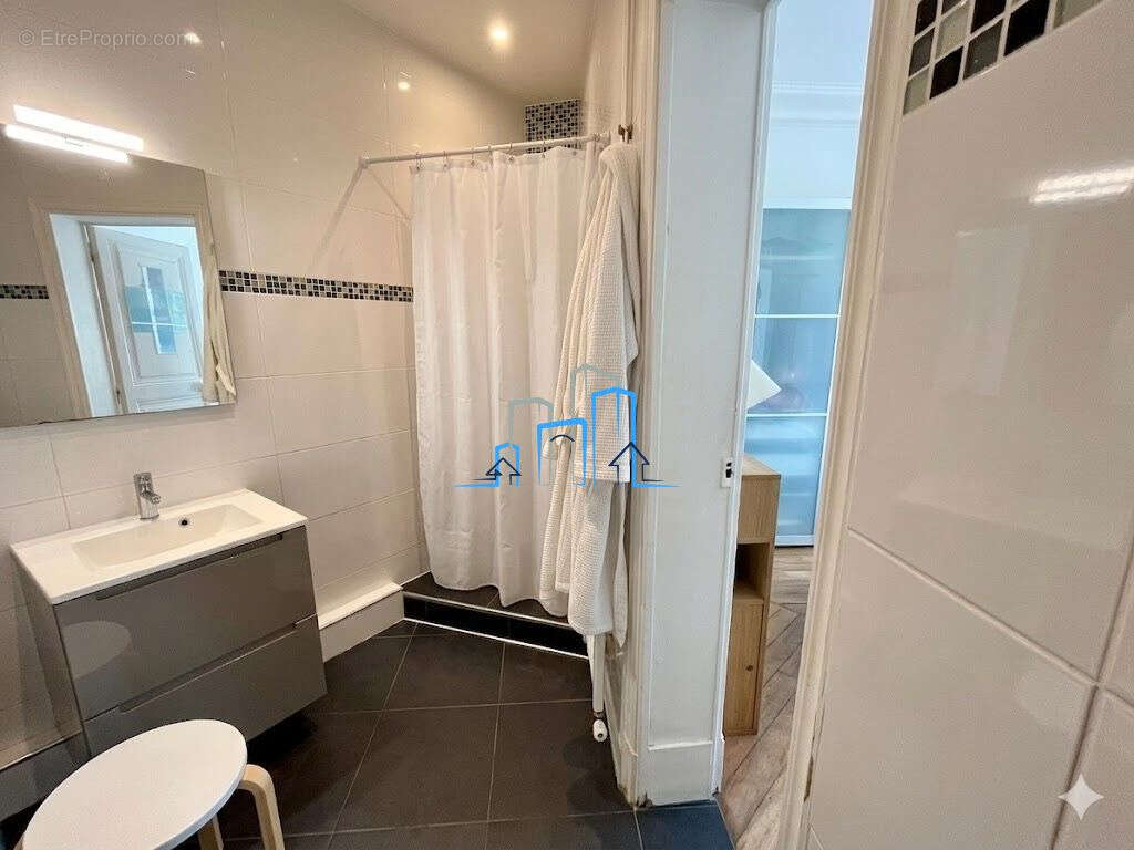 Appartement à PARIS-10E