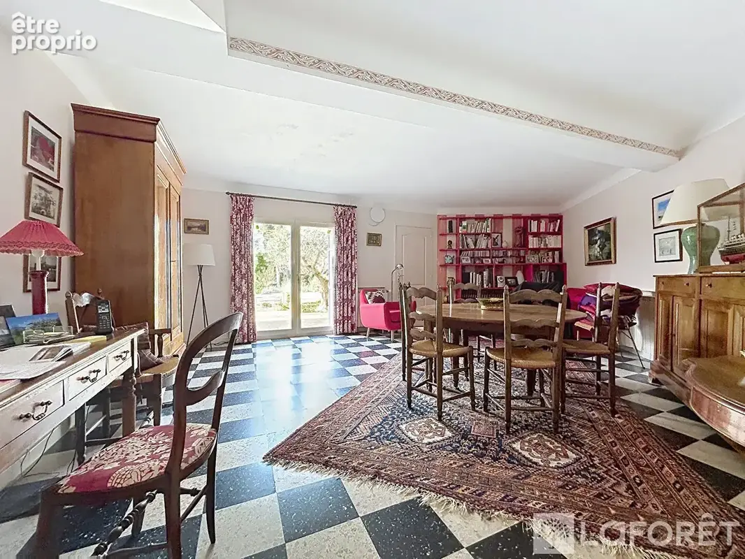 UCHAUX - Maison avec charme, 5 chambres, jardin 1000m² avec piscine - photo 6