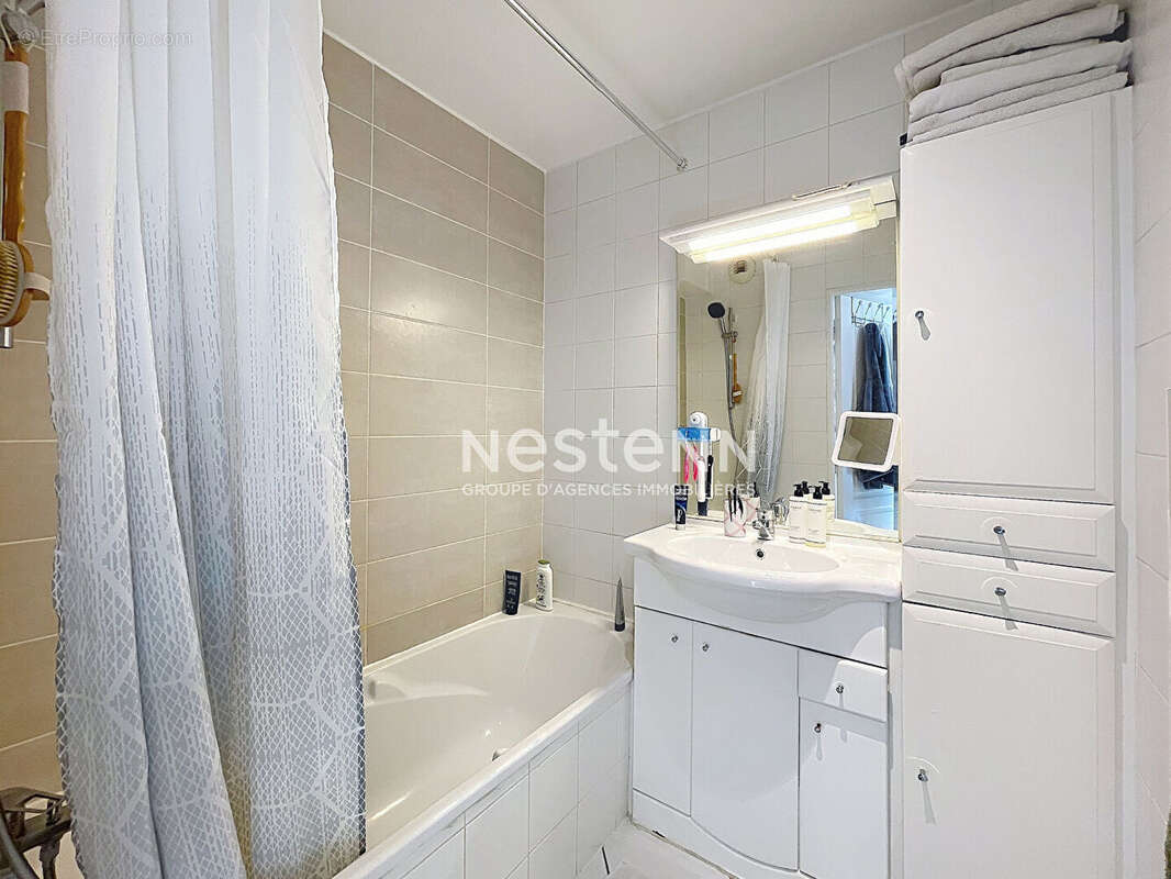 Appartement à VALLAURIS