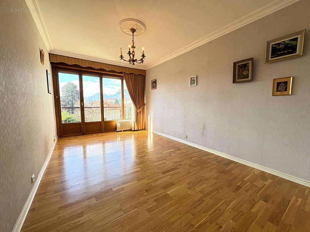 Appartement à ECHIROLLES