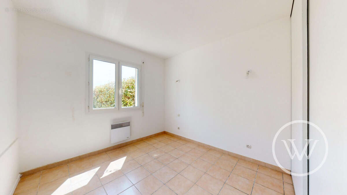 Maison à VILLENEUVE-LES-MONTREAL