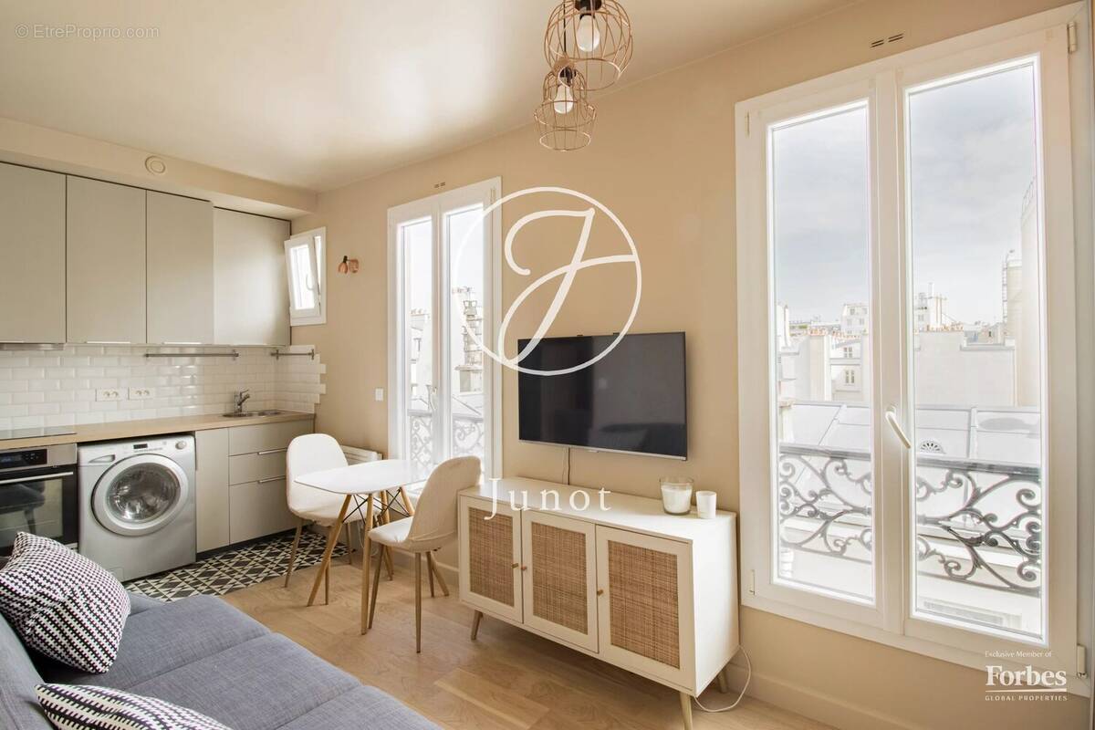Appartement à PARIS-7E