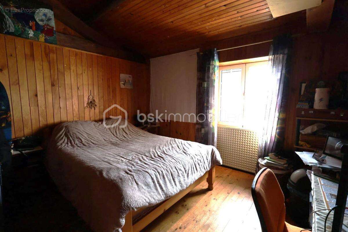 Maison à CRECHES-SUR-SAONE