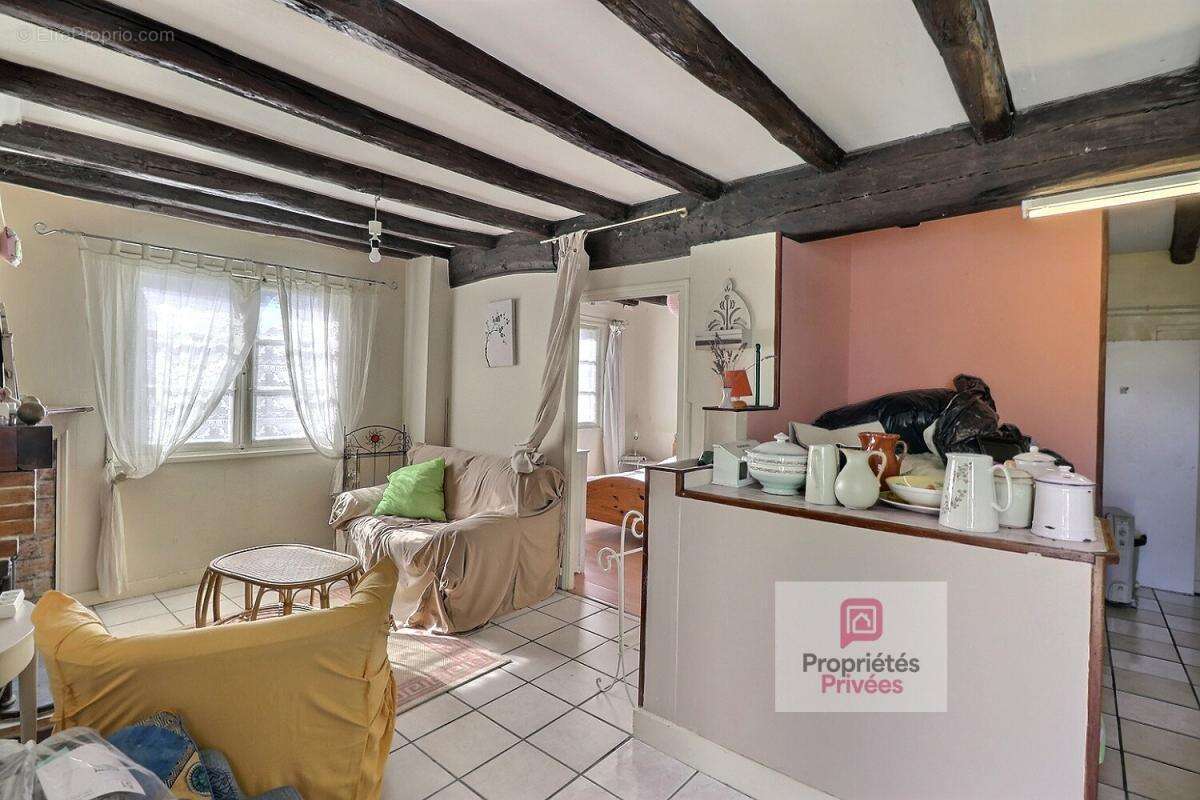 Grande maison de bourg de 193 m2 - 1 logement indépendant avec nombreuses et grandes dépendances - photo 14
