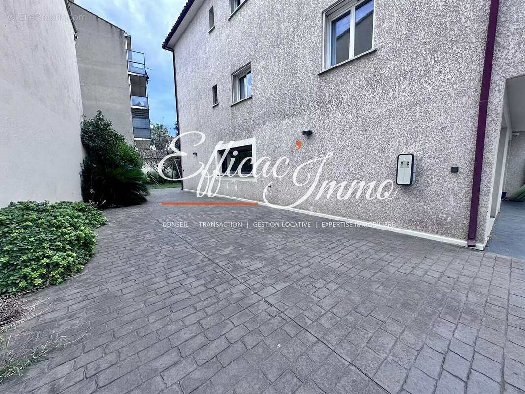 Bien à usage mixte de 154,51 m² avec garage, jardin et prestations haut de gamme - photo 19