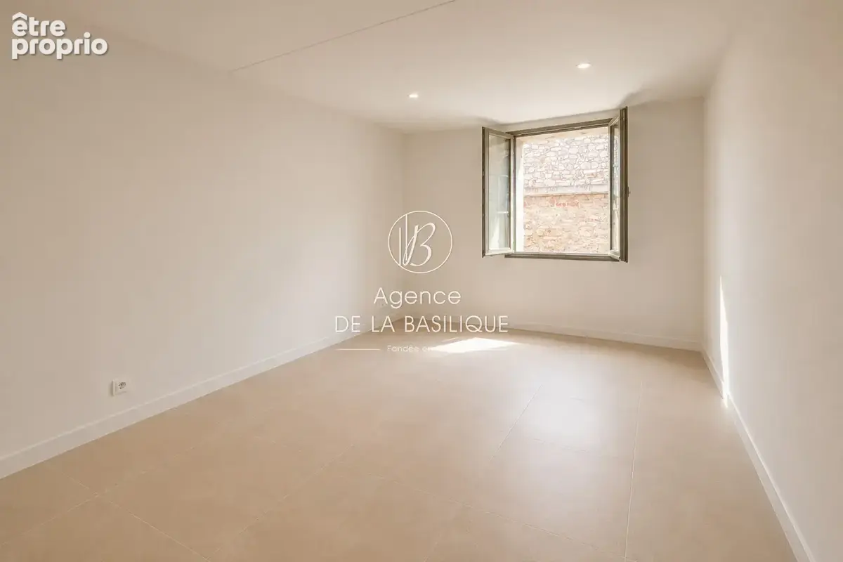 Maison 5 pièces 110 m² à vendre à Saint-Maximin-La-Sainte-Baume (83470) - photo 5