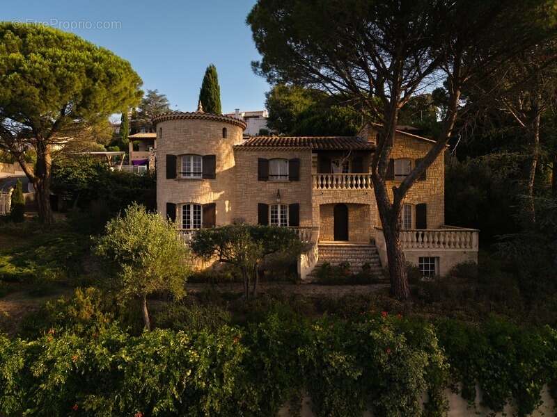 Maison à LES ANGLES