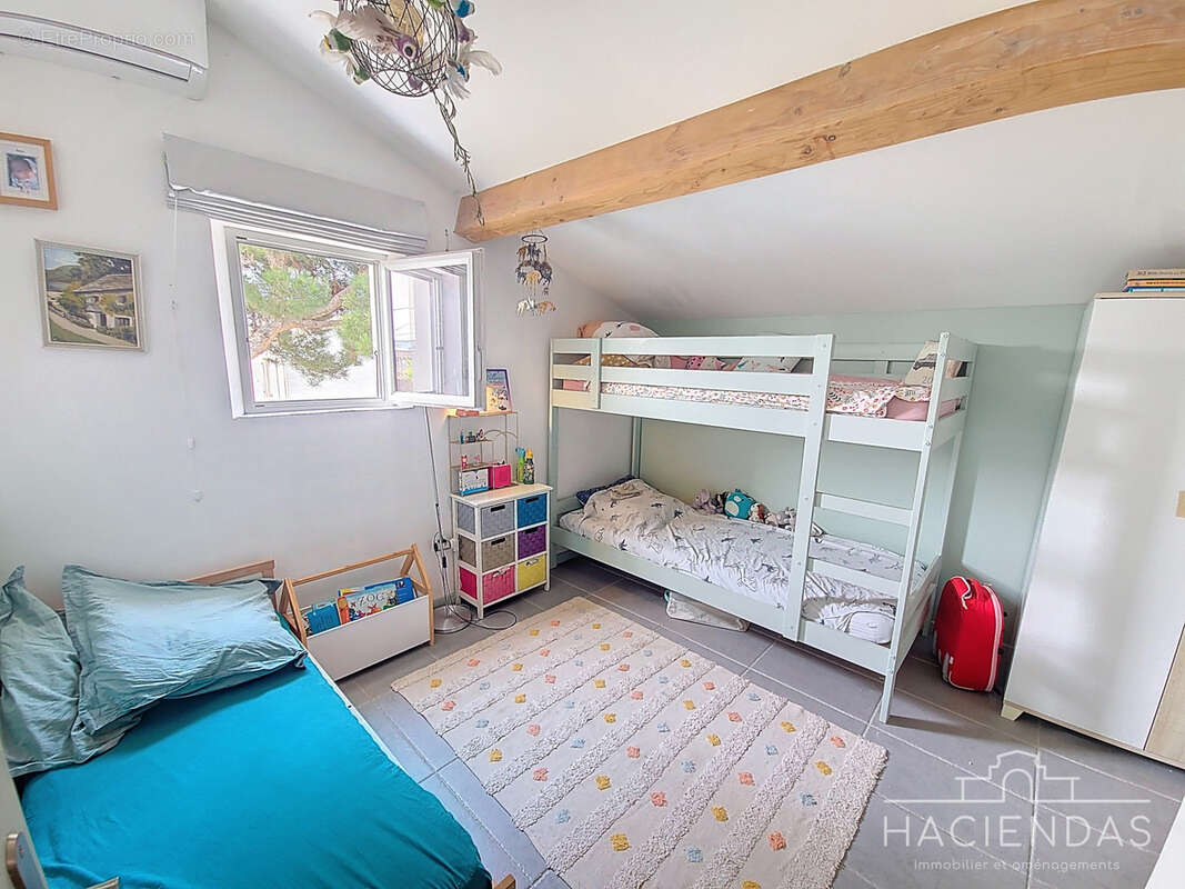 Maison à LA FARE-LES-OLIVIERS