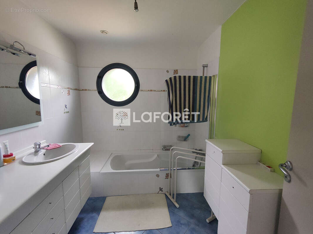 Maison d'architecte de 150 m² sur plus de 4 500 m² de terrain  À moins de 15 min au sud de Guingamp - photo 16