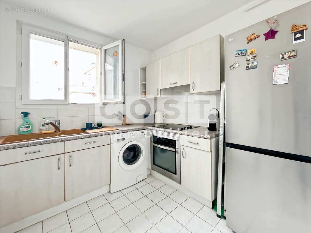 Appartement à COURBEVOIE