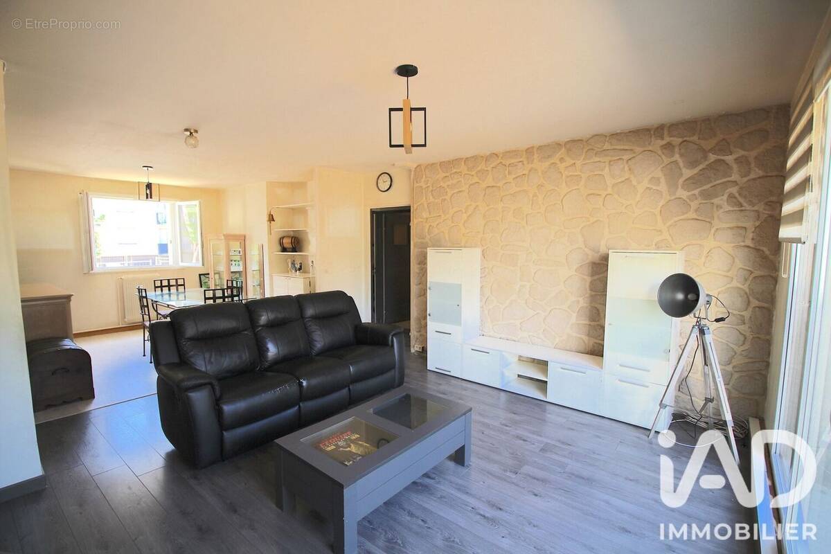 Photo 1 - Appartement à SAINTE-GENEVIEVE-DES-BOIS