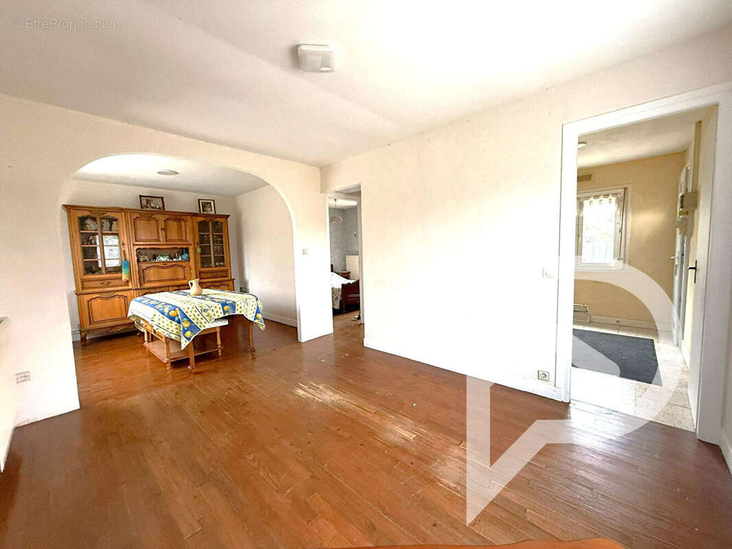 Maison à RESSONS-SUR-MATZ