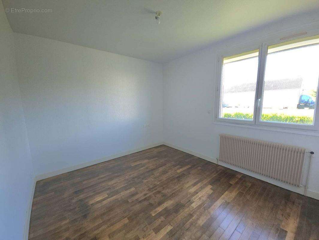 Maison à SAINTE-GAUBURGE-SAINTE-COLOMBE