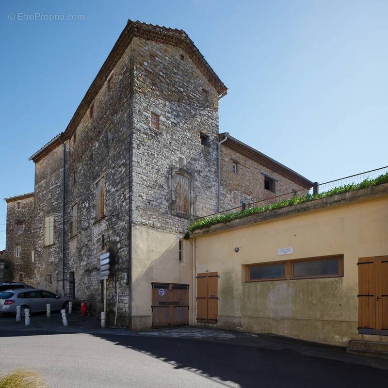 Appartement à SAINT-HILAIRE-DE-BRETHMAS