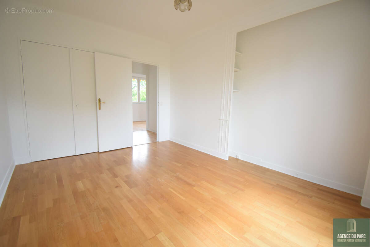 Appartement à VILLE-D'AVRAY
